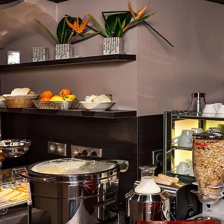 فندق Midnight 3*