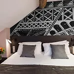 Otel Midnight