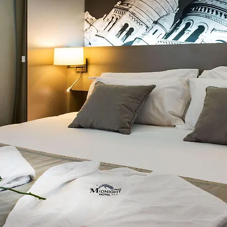 Hotel Midnight