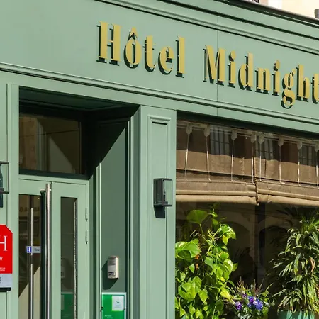Hotel Midnight