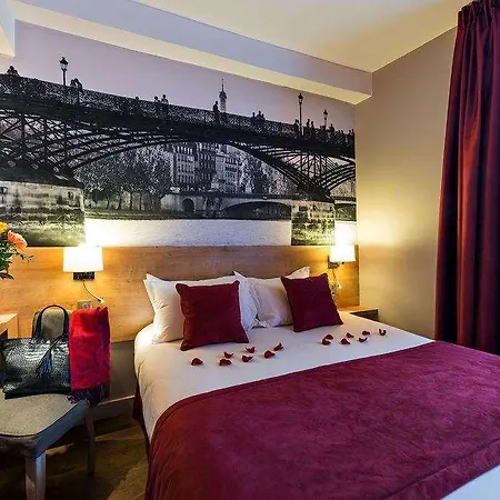 Hotel Midnight 3*
