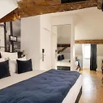 Hotel Midnight 3*